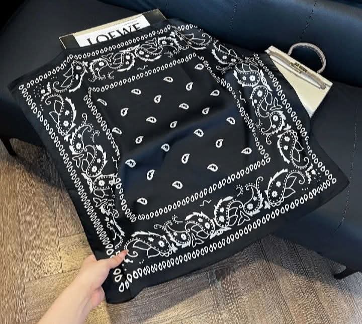 🧢🔥 Trendy Fashion Bandana 🔥🧢